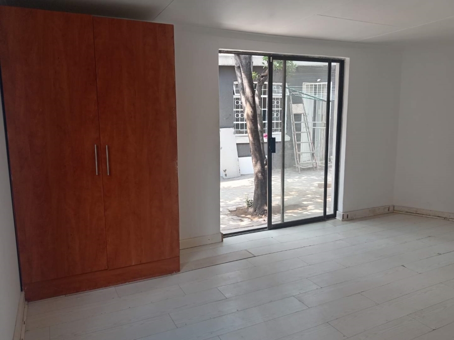 To Let 0 Bedroom Property for Rent in Orange Grove Gauteng