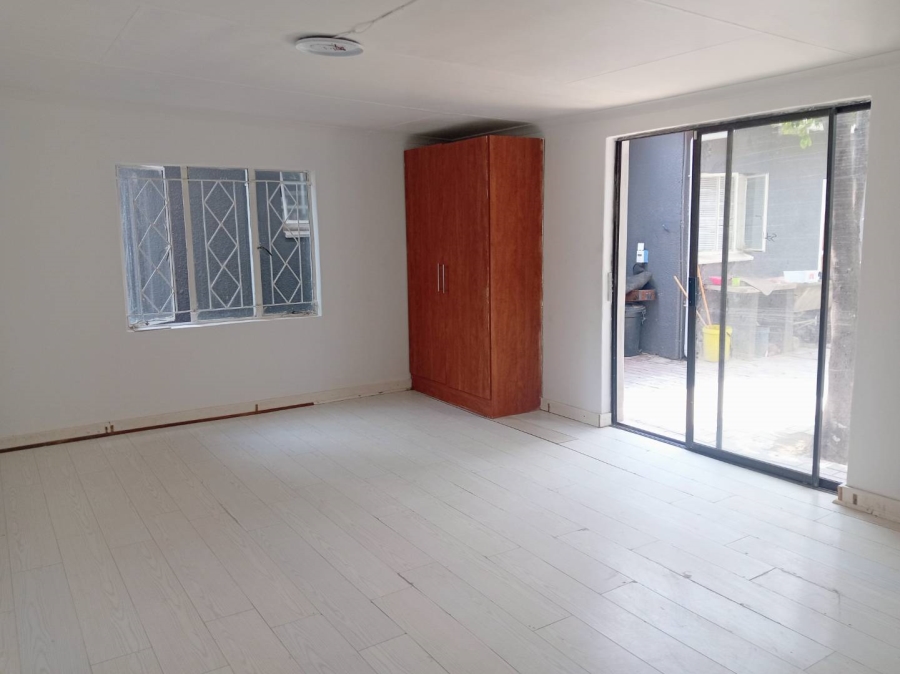 To Let 0 Bedroom Property for Rent in Orange Grove Gauteng