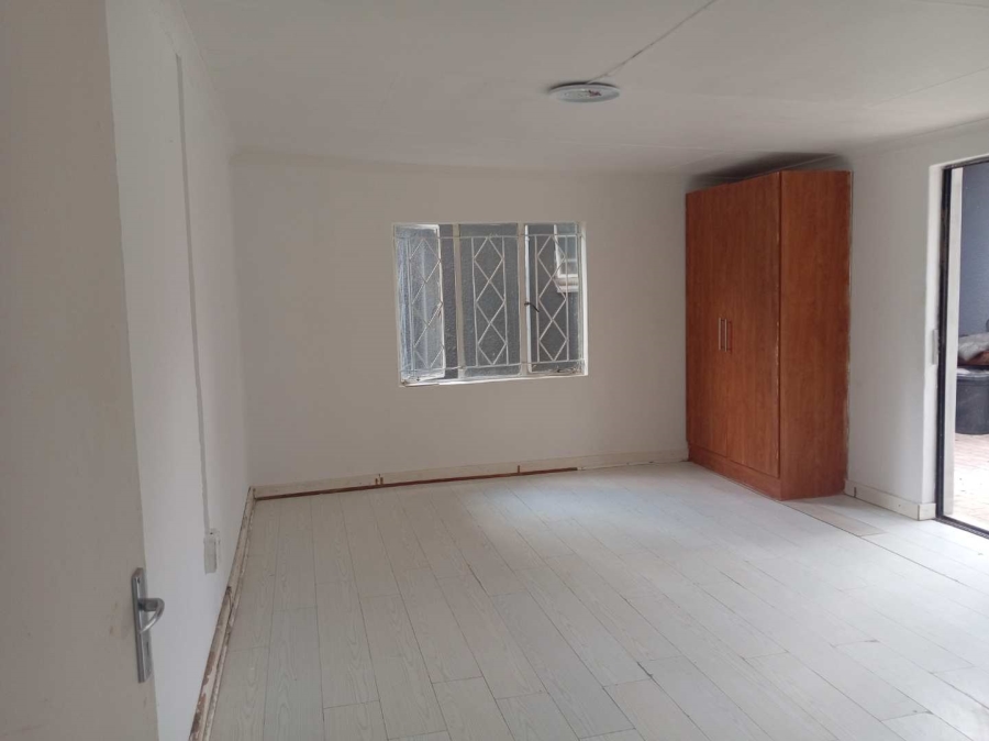 To Let 0 Bedroom Property for Rent in Orange Grove Gauteng
