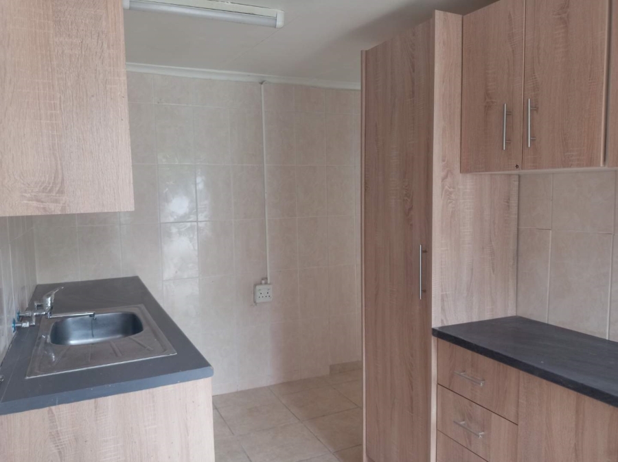 To Let 0 Bedroom Property for Rent in Orange Grove Gauteng