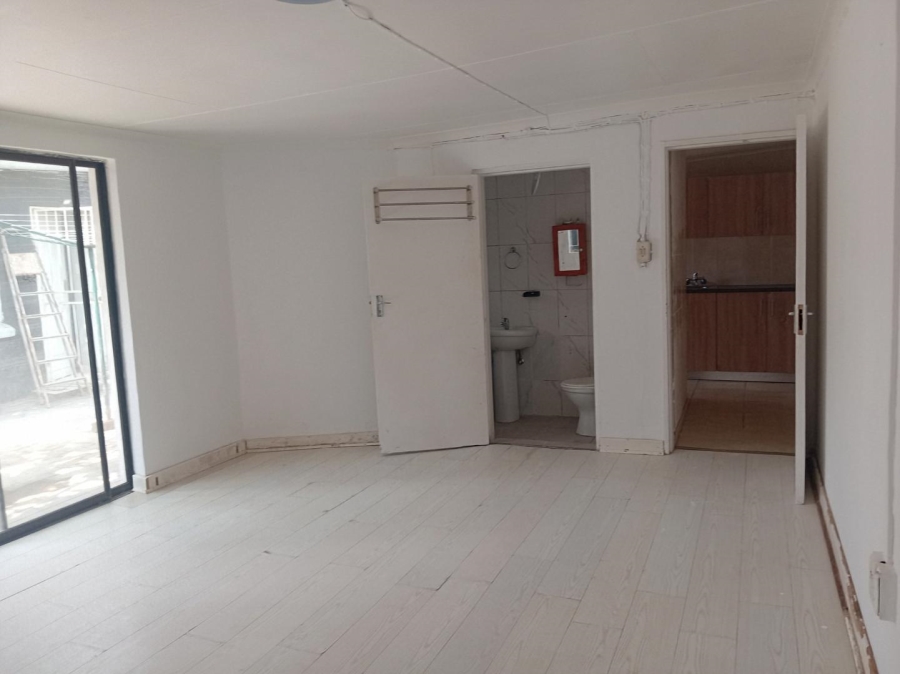 To Let 0 Bedroom Property for Rent in Orange Grove Gauteng