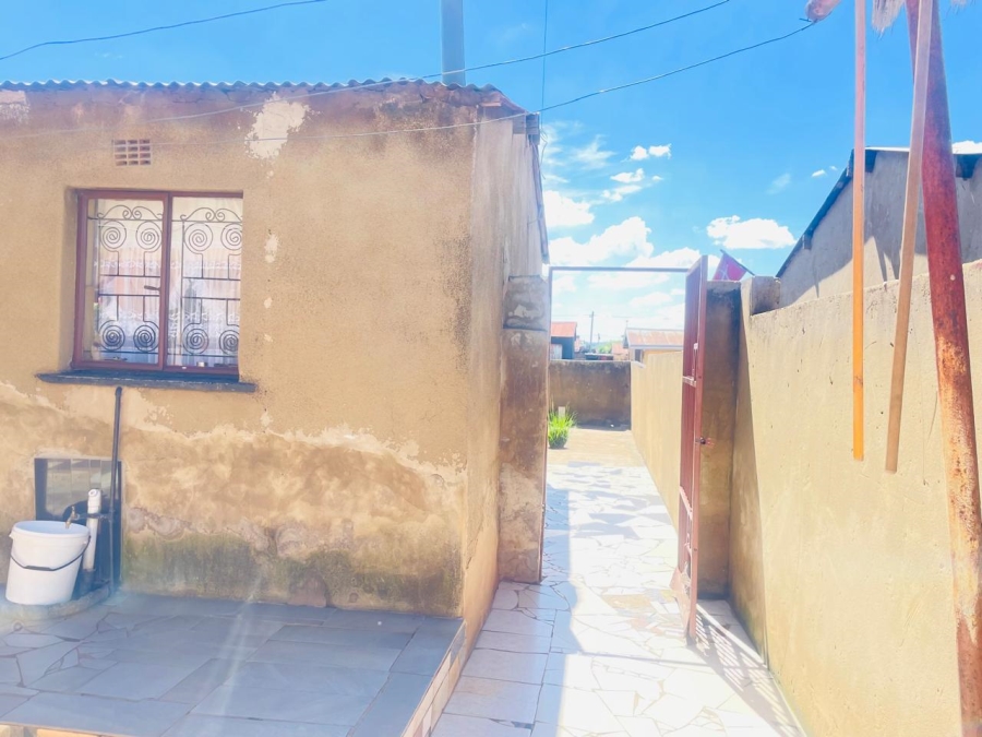 2 Bedroom Property for Sale in Katlehong Gauteng