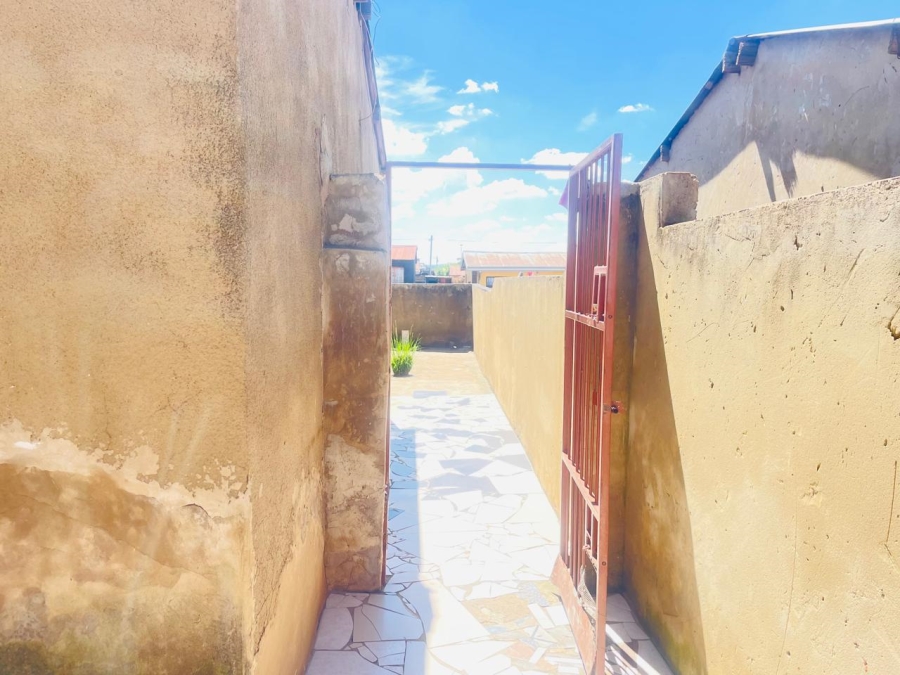 2 Bedroom Property for Sale in Katlehong Gauteng