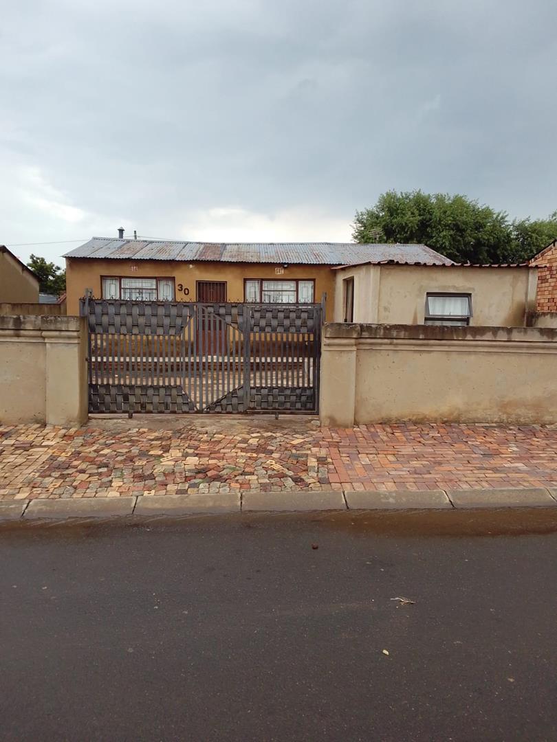 2 Bedroom Property for Sale in Katlehong Gauteng