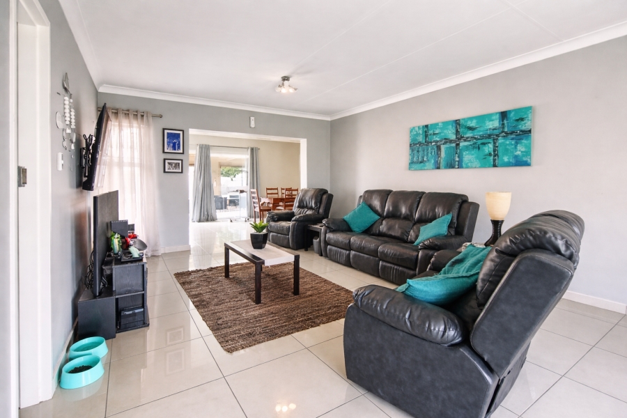 3 Bedroom Property for Sale in Verwoerdpark Gauteng