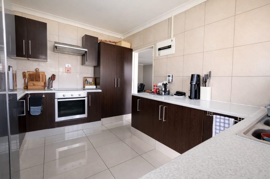 3 Bedroom Property for Sale in Verwoerdpark Gauteng