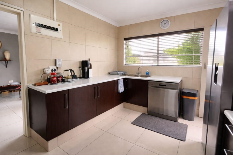 3 Bedroom Property for Sale in Verwoerdpark Gauteng