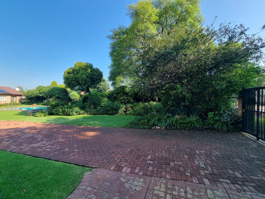 3 Bedroom Property for Sale in Brackenhurst Gauteng