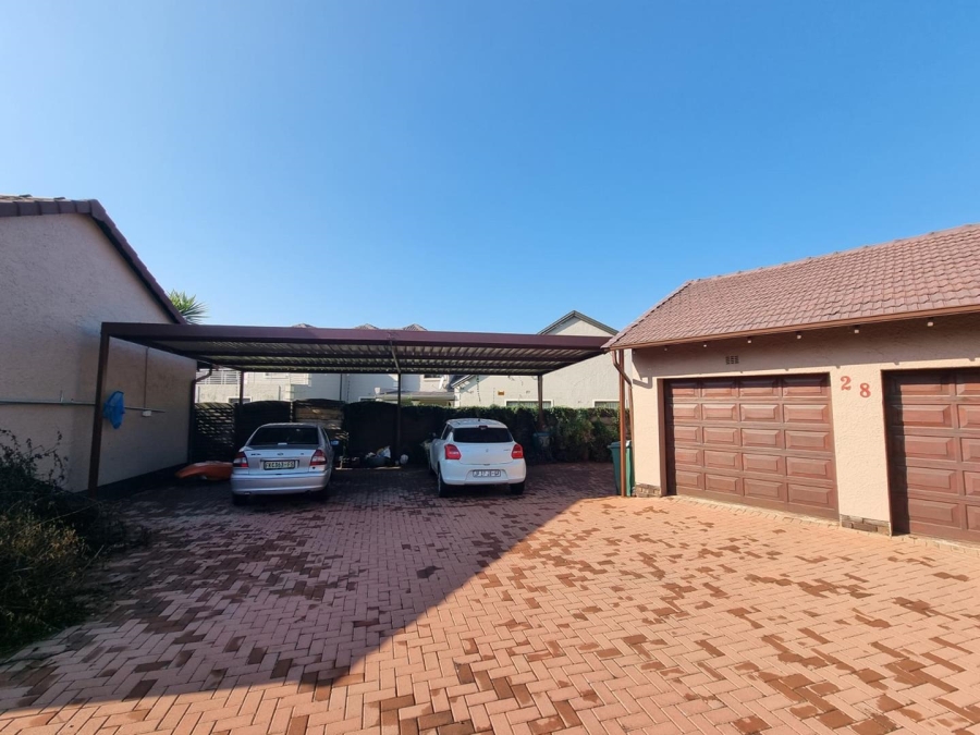 3 Bedroom Property for Sale in Brackenhurst Gauteng