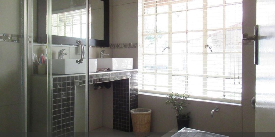 4 Bedroom Property for Sale in Buccleuch Gauteng