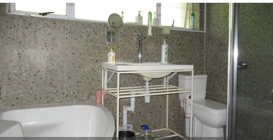 4 Bedroom Property for Sale in Buccleuch Gauteng