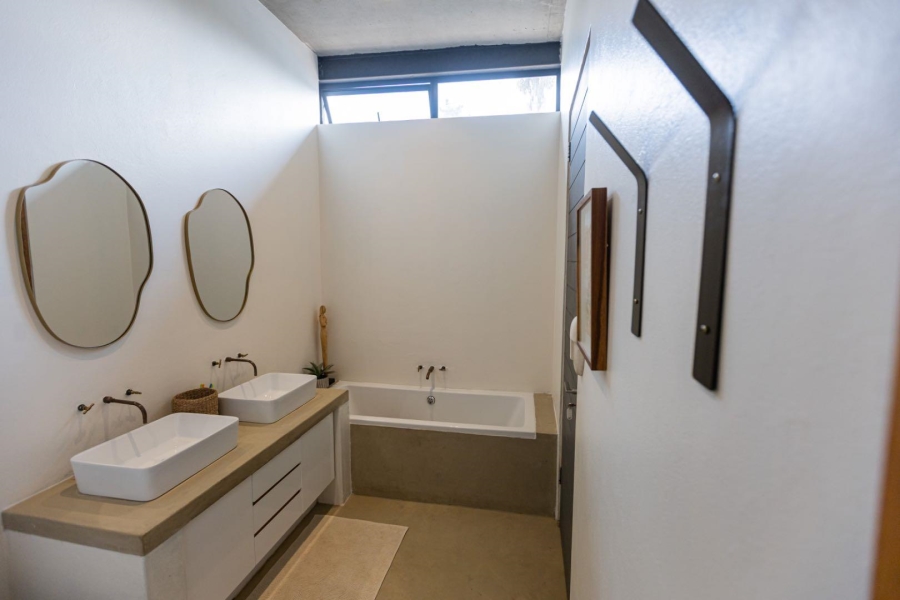 3 Bedroom Property for Sale in Waterkloof Ridge Gauteng