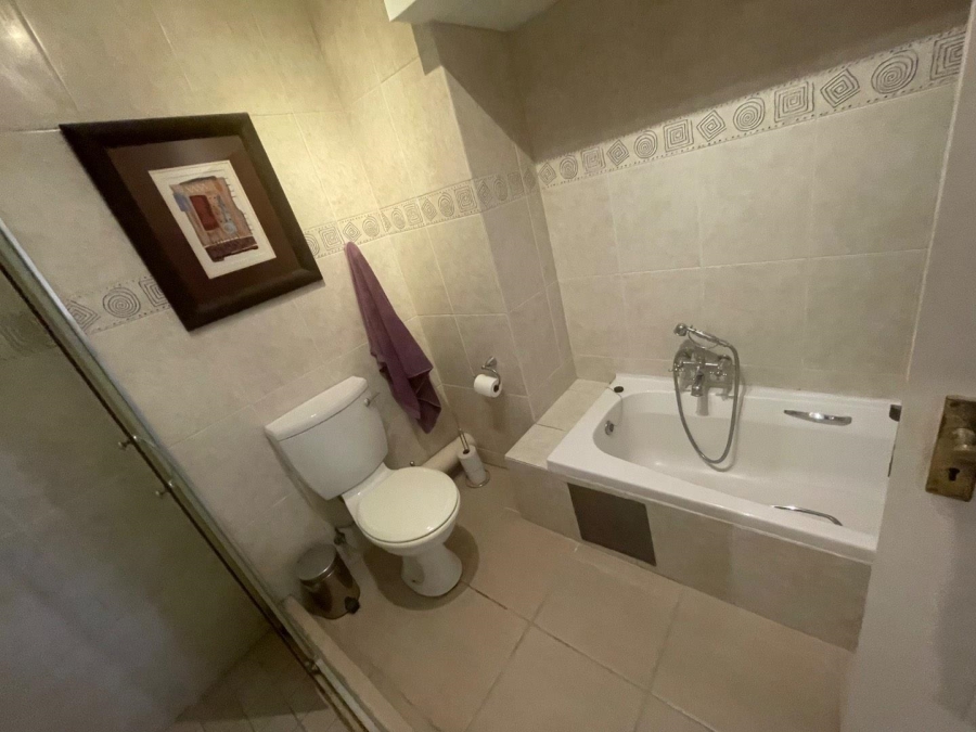 To Let 2 Bedroom Property for Rent in Sandown Gauteng