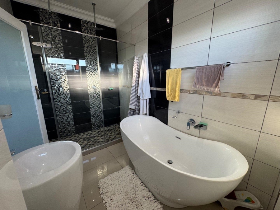 5 Bedroom Property for Sale in Centurion Central Gauteng