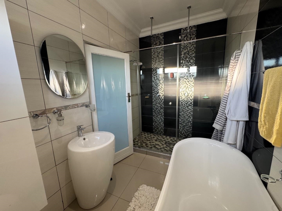 5 Bedroom Property for Sale in Centurion Central Gauteng