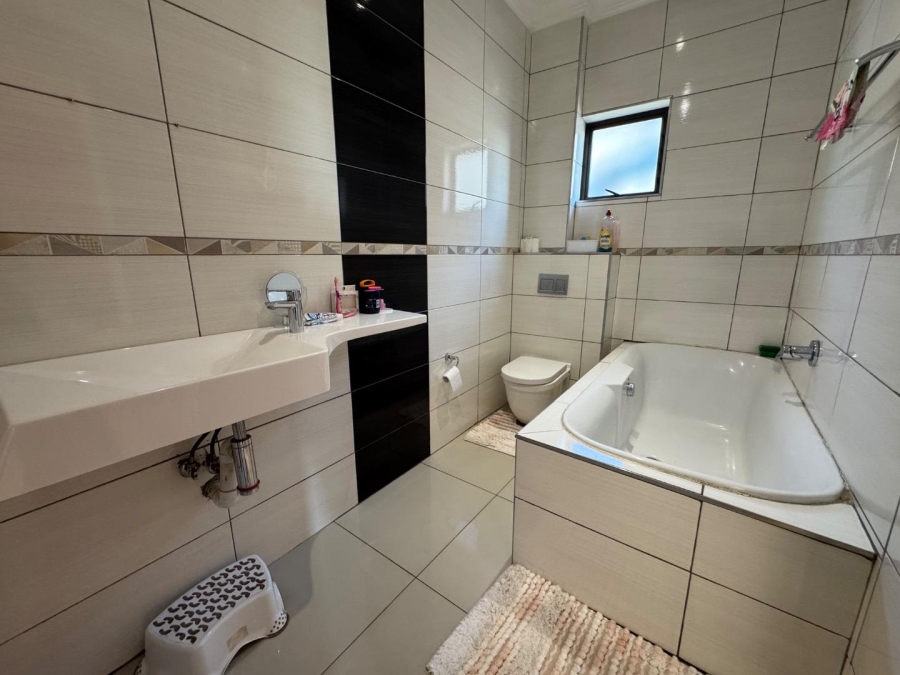 5 Bedroom Property for Sale in Centurion Central Gauteng