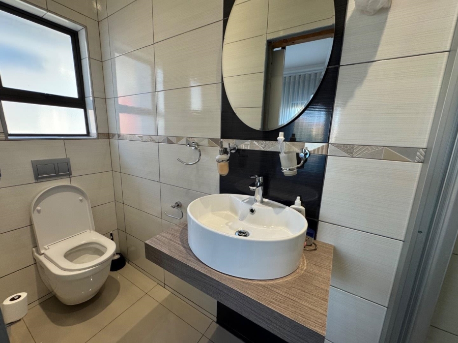 5 Bedroom Property for Sale in Centurion Central Gauteng