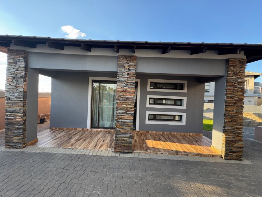 5 Bedroom Property for Sale in Centurion Central Gauteng