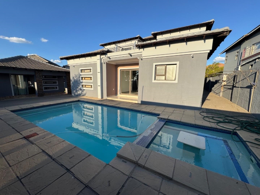 5 Bedroom Property for Sale in Centurion Central Gauteng