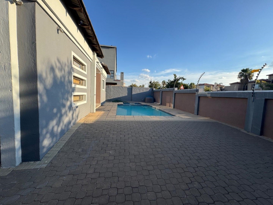 5 Bedroom Property for Sale in Centurion Central Gauteng