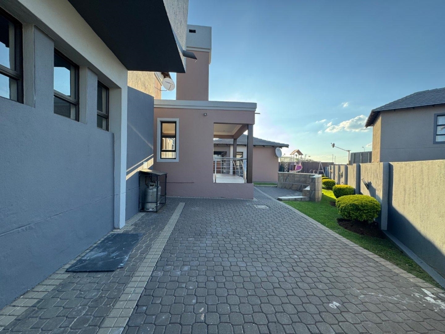 5 Bedroom Property for Sale in Centurion Central Gauteng