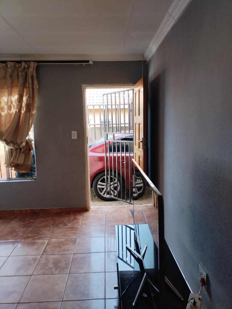 To Let 2 Bedroom Property for Rent in Mahube Valley Gauteng