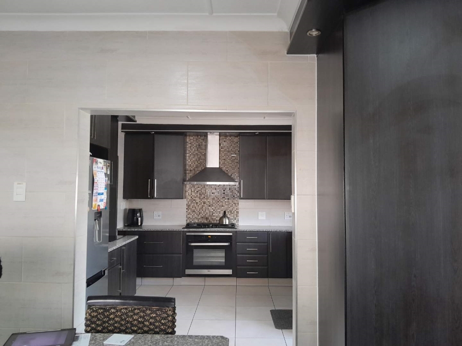 3 Bedroom Property for Sale in South Crest Gauteng