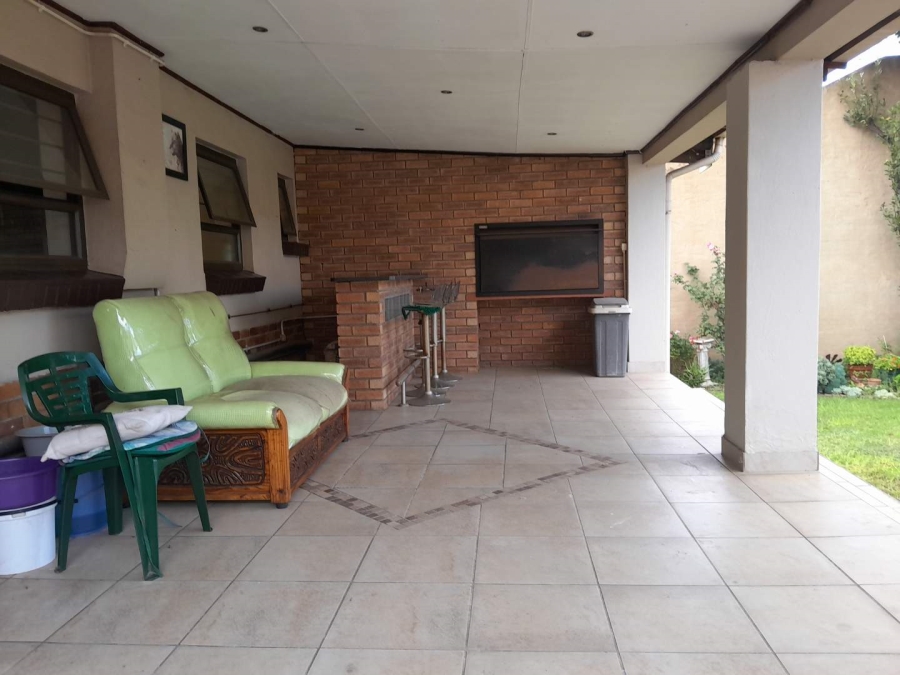 3 Bedroom Property for Sale in South Crest Gauteng