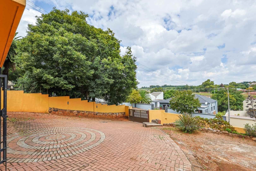 4 Bedroom Property for Sale in Waterkloof Ridge Gauteng