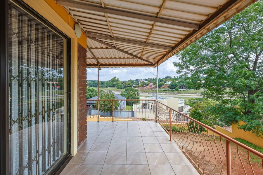 4 Bedroom Property for Sale in Waterkloof Ridge Gauteng