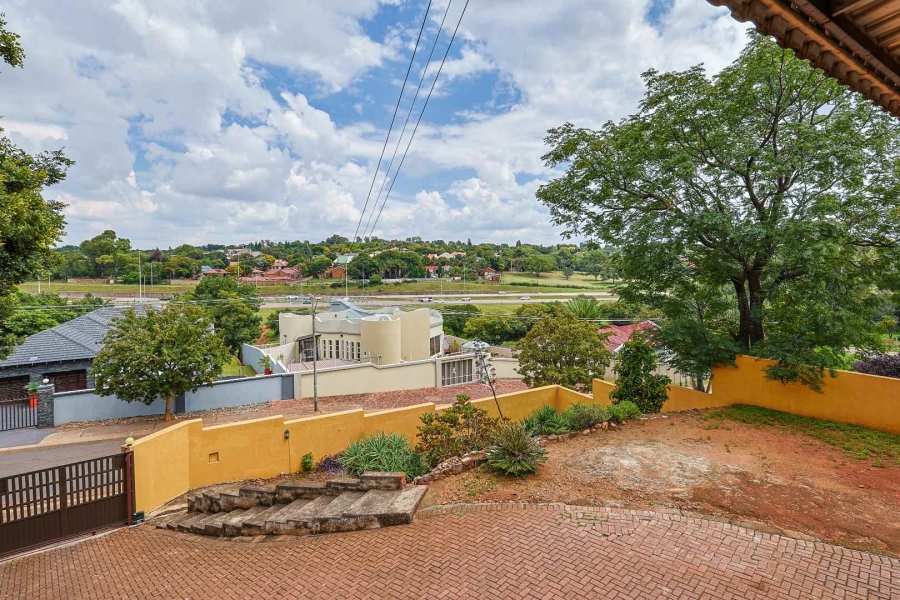 4 Bedroom Property for Sale in Waterkloof Ridge Gauteng