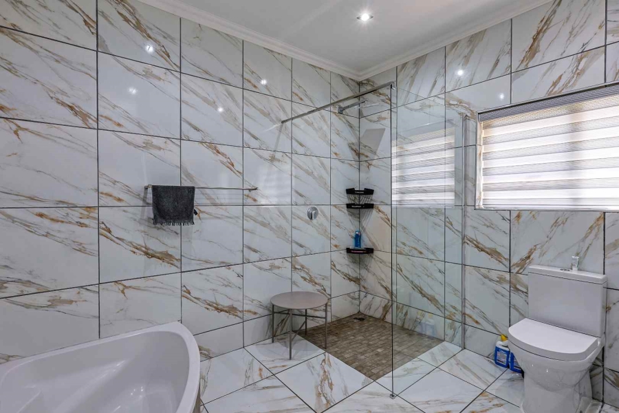 3 Bedroom Property for Sale in Waterkloof Ridge Gauteng