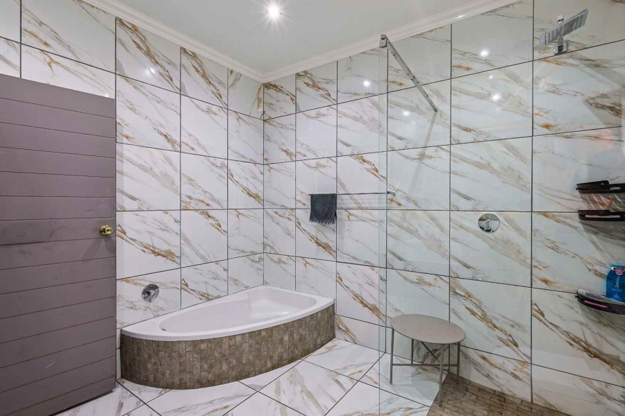 3 Bedroom Property for Sale in Waterkloof Ridge Gauteng