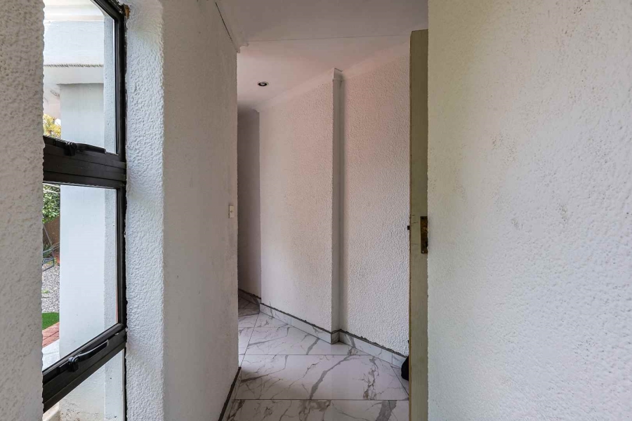 3 Bedroom Property for Sale in Waterkloof Ridge Gauteng