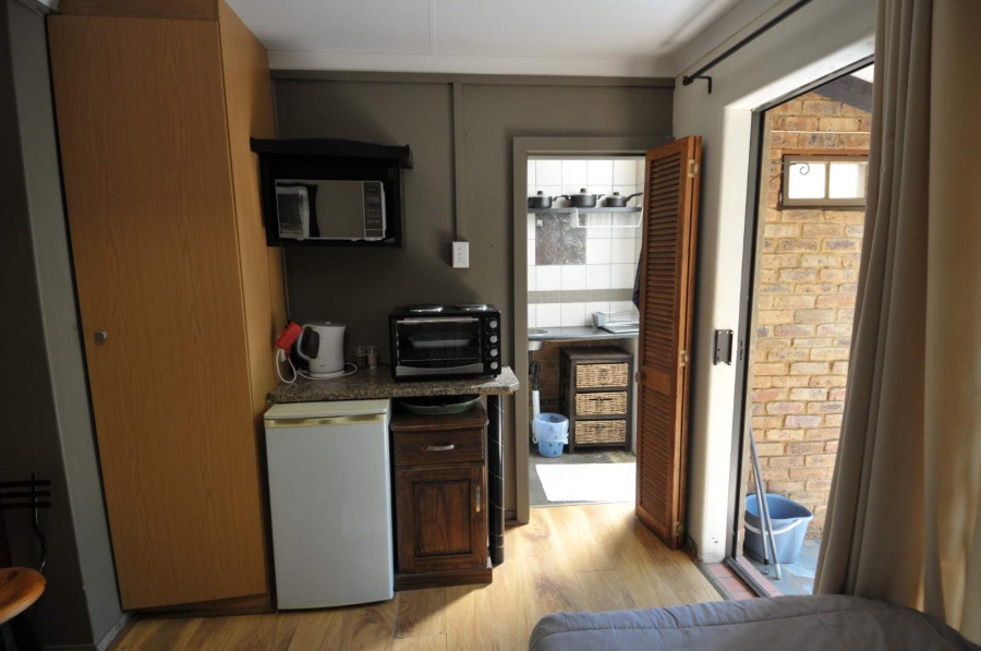 To Let 1 Bedroom Property for Rent in Menlo Park Gauteng