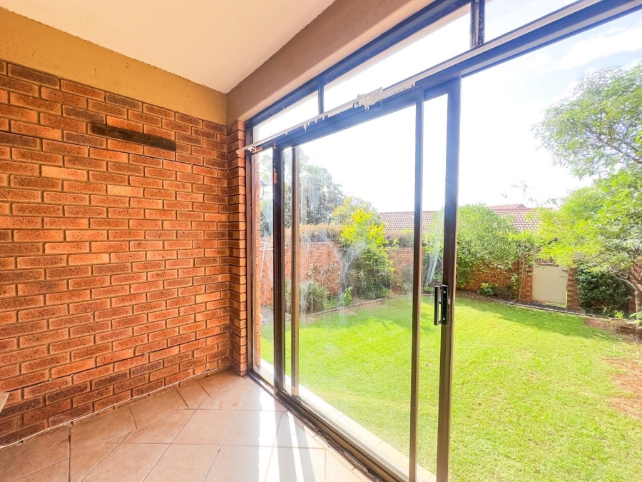 2 Bedroom Property for Sale in Mooikloof Ridge Gauteng