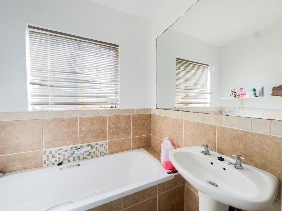 2 Bedroom Property for Sale in Mooikloof Ridge Gauteng