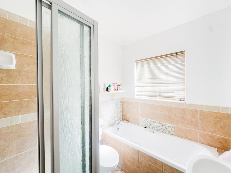 2 Bedroom Property for Sale in Mooikloof Ridge Gauteng