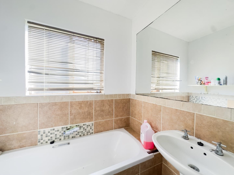 2 Bedroom Property for Sale in Mooikloof Ridge Gauteng