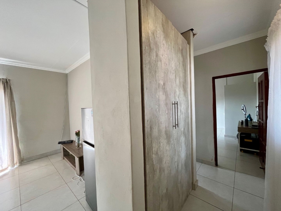 To Let 1 Bedroom Property for Rent in Die Wilgers Gauteng