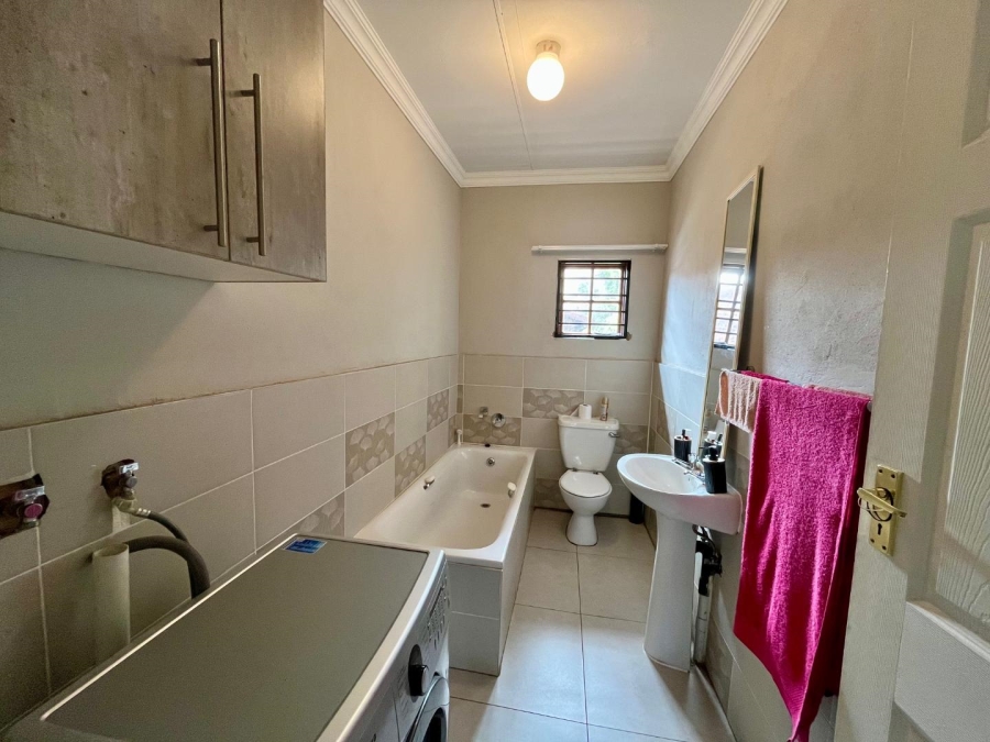 To Let 1 Bedroom Property for Rent in Die Wilgers Gauteng