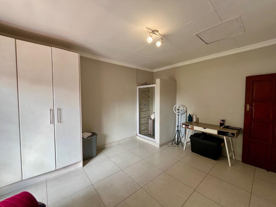 To Let 1 Bedroom Property for Rent in Die Wilgers Gauteng