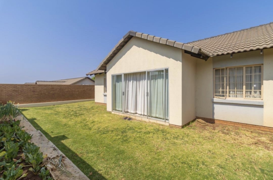 3 Bedroom Property for Sale in Noordwyk Gauteng