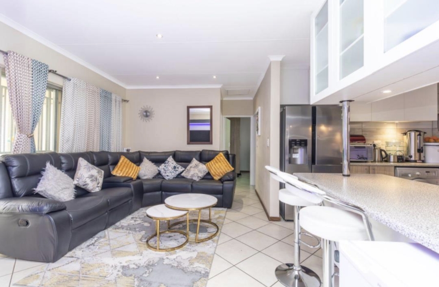 3 Bedroom Property for Sale in Noordwyk Gauteng