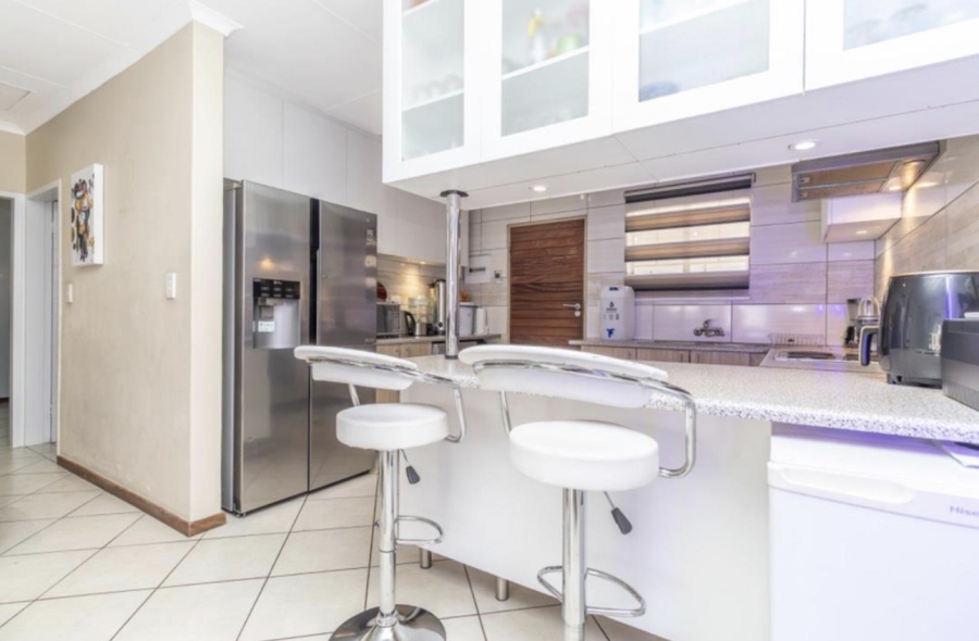 3 Bedroom Property for Sale in Noordwyk Gauteng