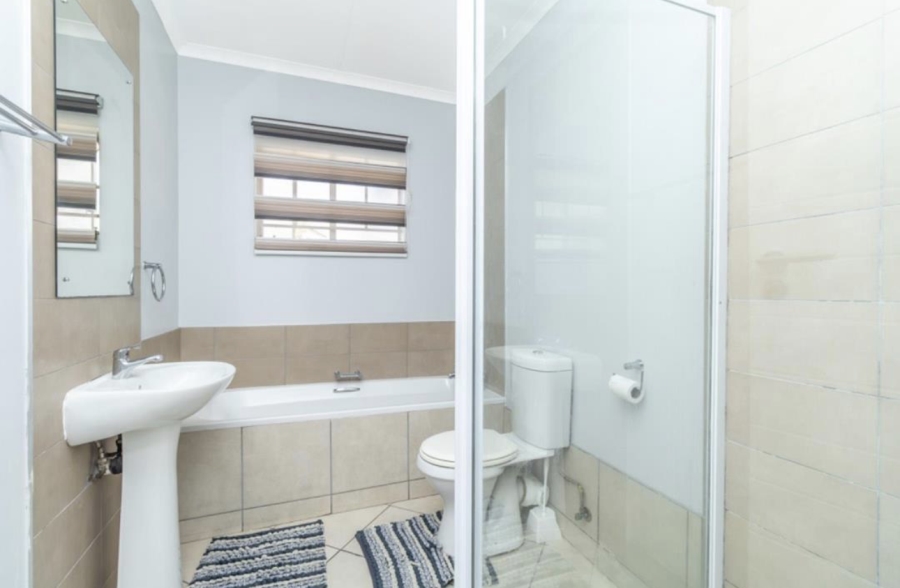 3 Bedroom Property for Sale in Noordwyk Gauteng