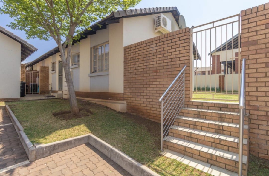3 Bedroom Property for Sale in Noordwyk Gauteng