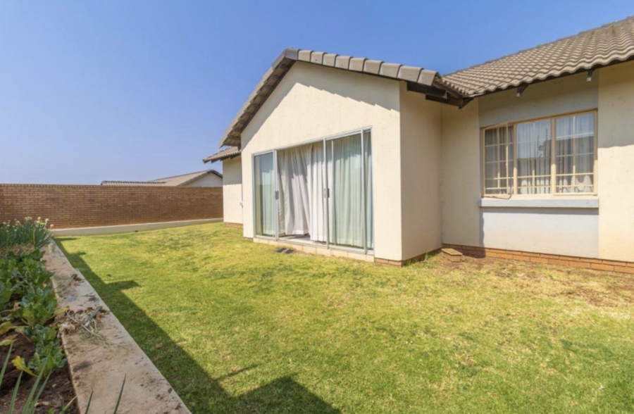 3 Bedroom Property for Sale in Noordwyk Gauteng