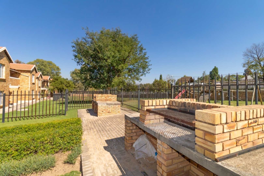 2 Bedroom Property for Sale in Honeypark Gauteng