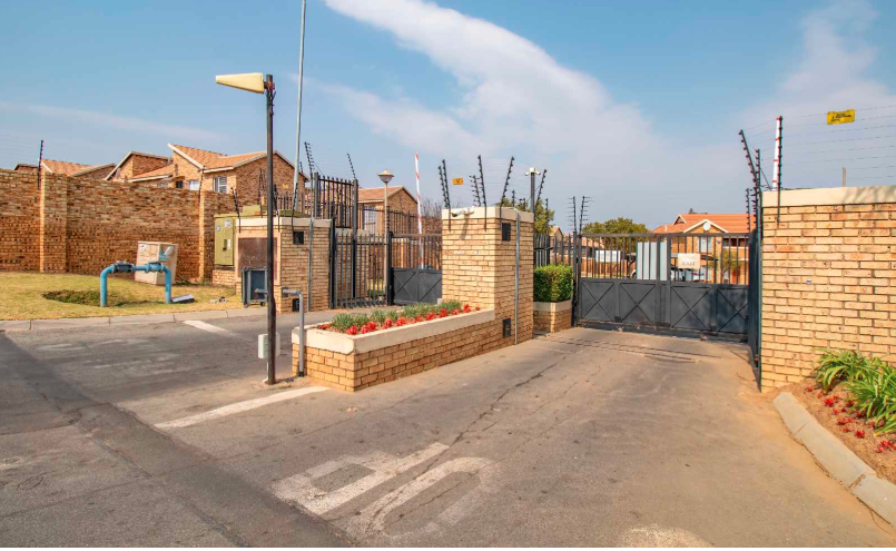 2 Bedroom Property for Sale in Honeypark Gauteng